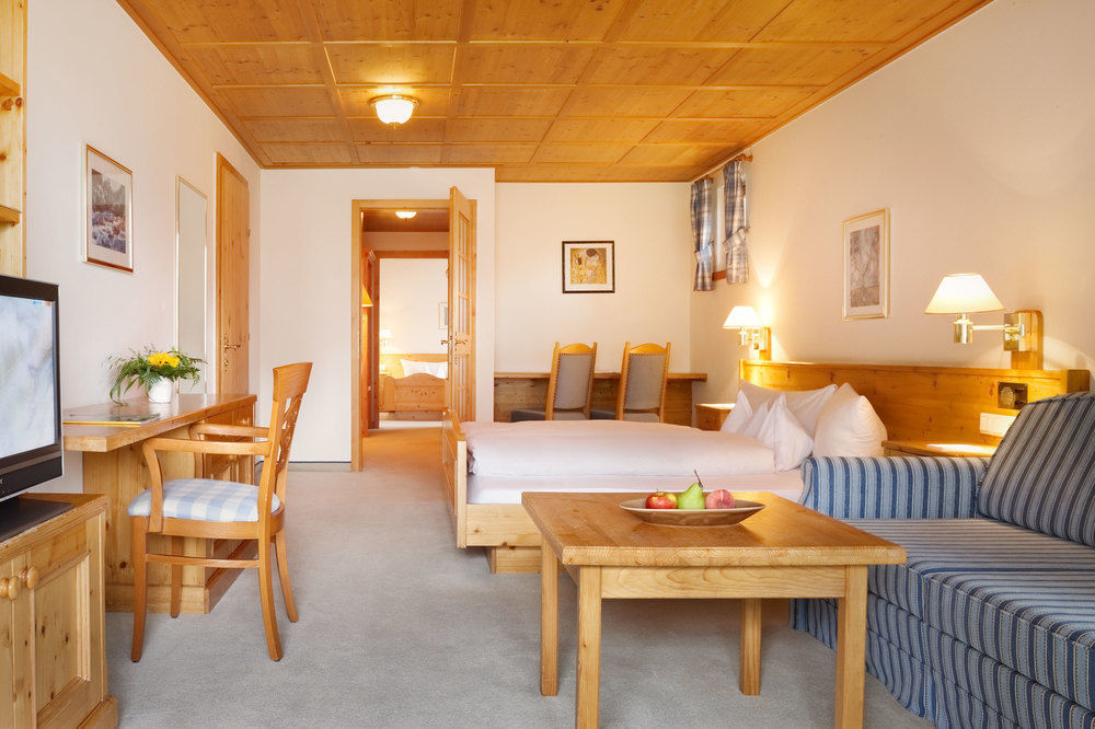 שרונס Hotel Montafoner Hof מראה חיצוני תמונה