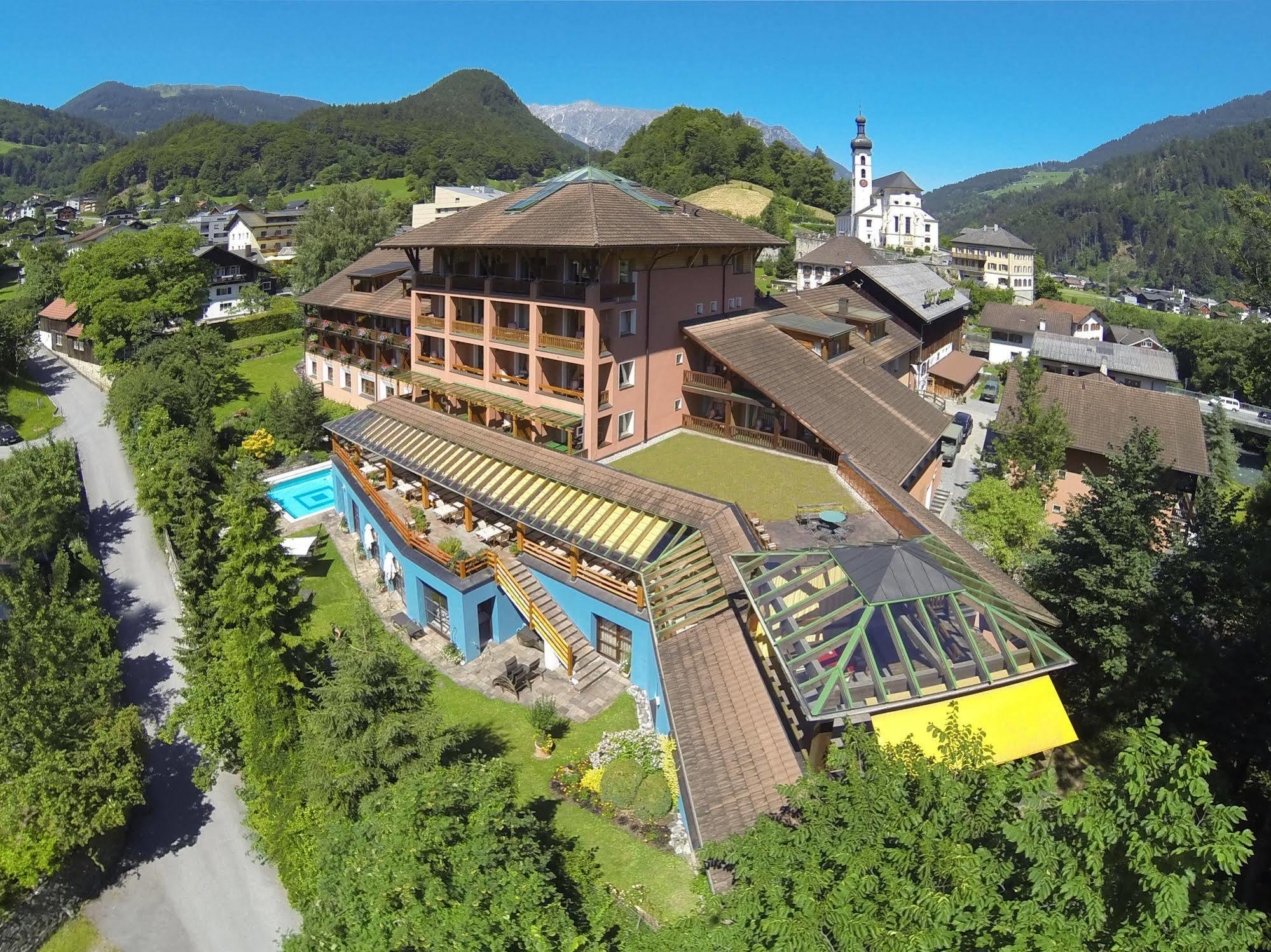 שרונס Hotel Montafoner Hof מראה חיצוני תמונה