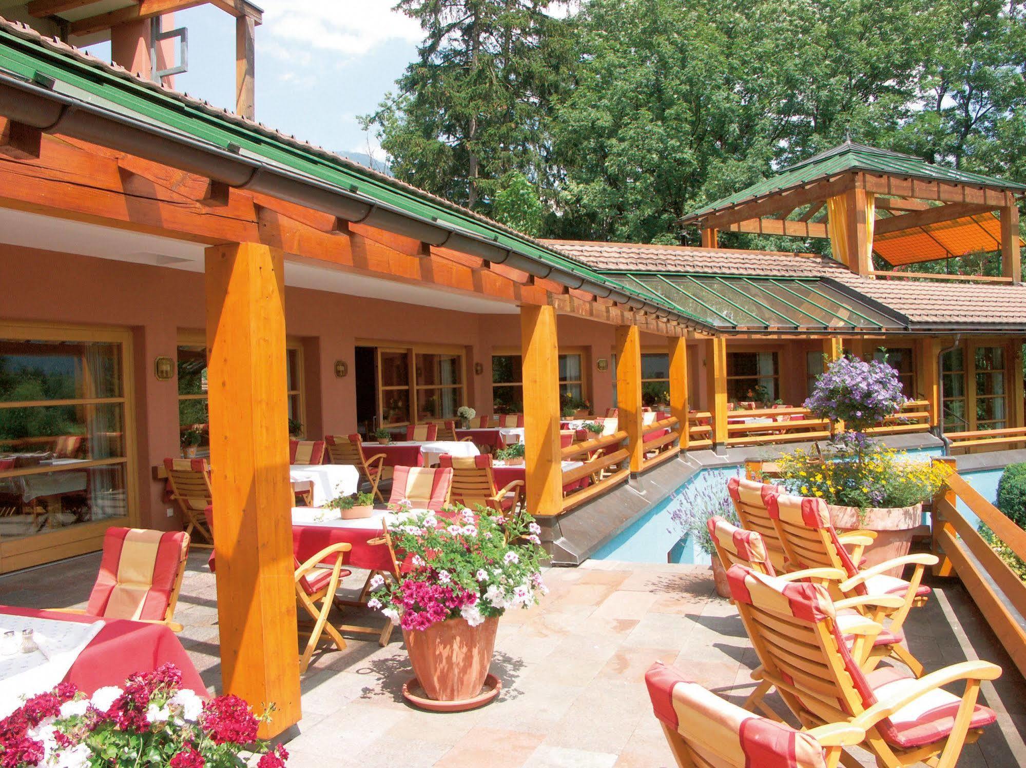 שרונס Hotel Montafoner Hof מראה חיצוני תמונה